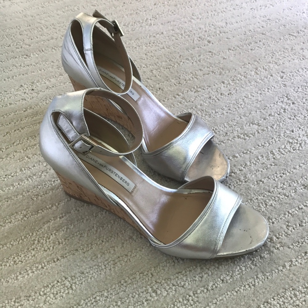 Cute Wedge Peep-Toe Heels!